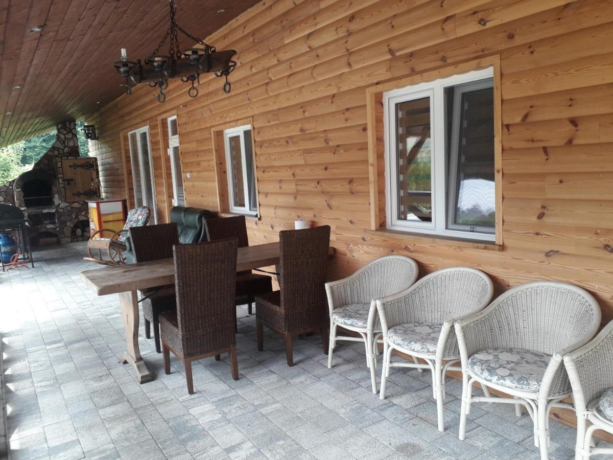 Jaskowa Chata Bieszczady Apartament Z Basenem Baligrod Exterior photo