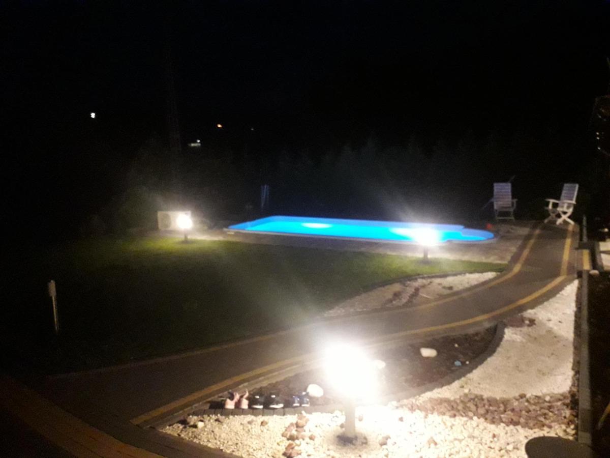 Jaskowa Chata Bieszczady Apartament Z Basenem Baligrod Exterior photo